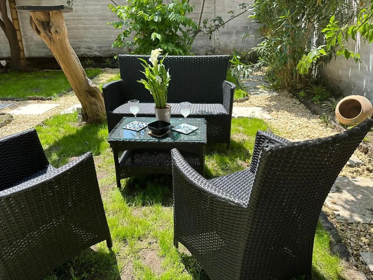 Nocleg ze śniadaniem B&B Giardino Della Giganza Katania Włochy